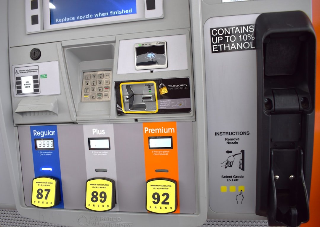 A fuel pump label showing it contains up to 10% ethanol