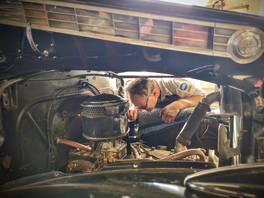 Inspecting an engine for oil leaks